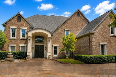 Off Market in Kings Crossing