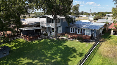 1912 Bluebonnet Lane photo 3
