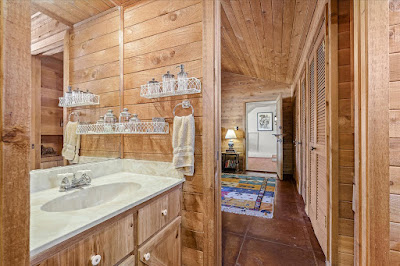 135 Perry Lane photo 8