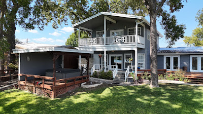 1912 Bluebonnet Lane photo 2