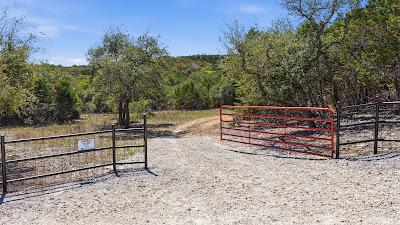 11387 FM 32 photo 2
