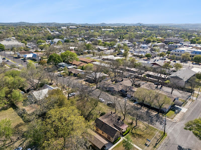 114 Turner Ave photo 2