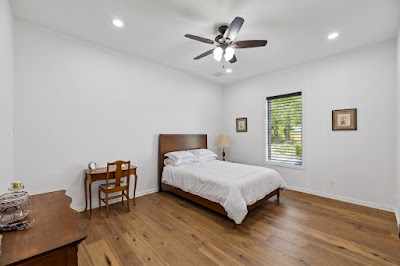 879 Latigo Blvd photo 35