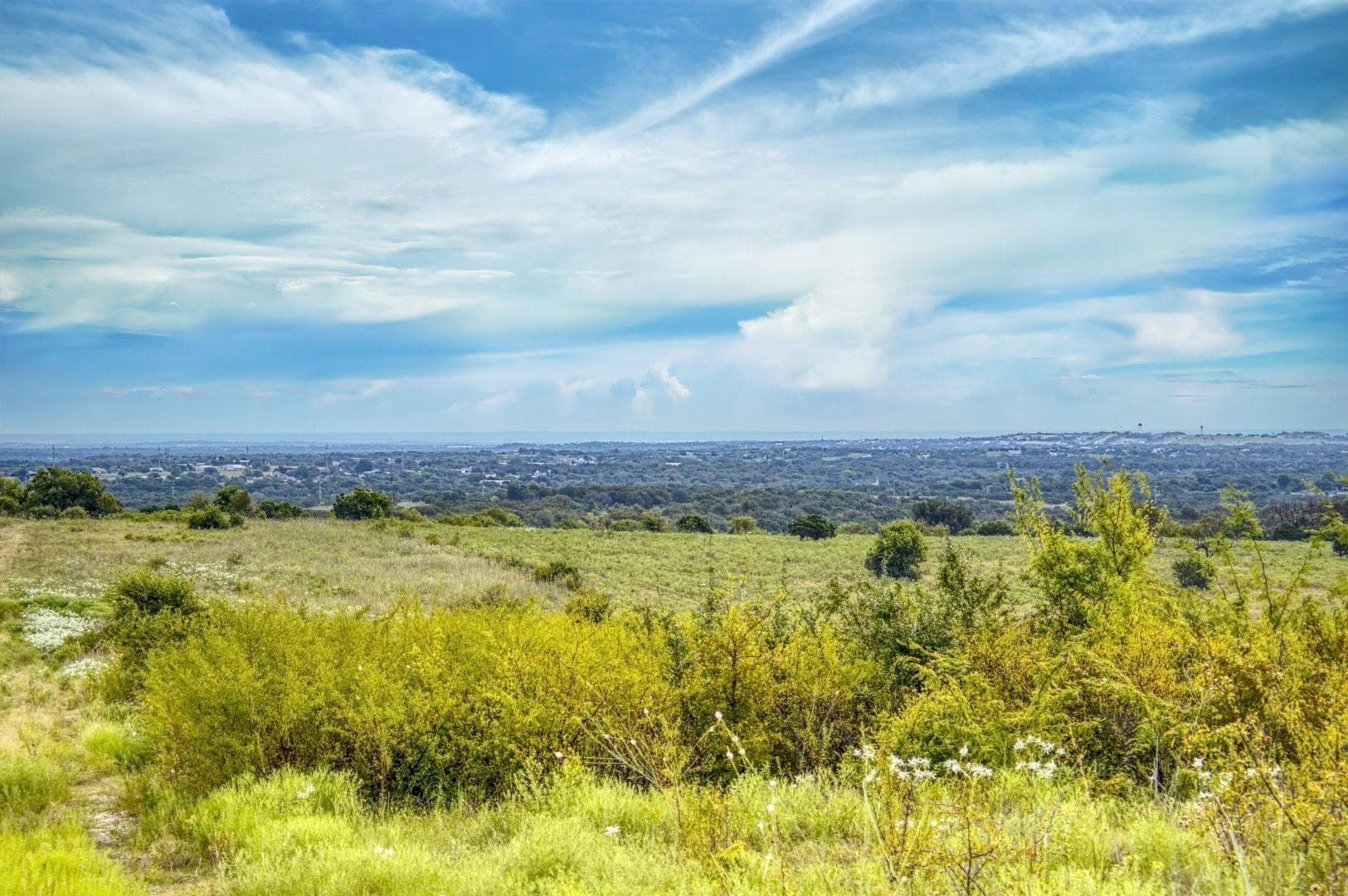 land-ranch-northeast-texas-landscape-land-rolling-hills-grassland-brushland-panoramic-view-pastoral-scene-001.jpg