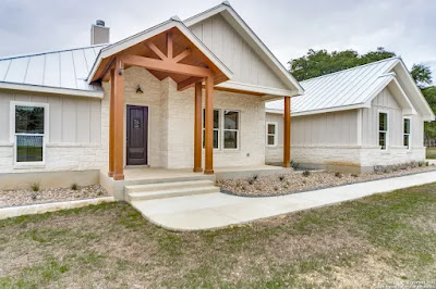 112 N Stonegate