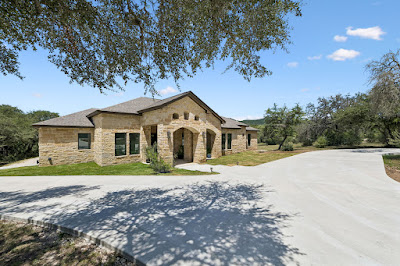 879 Latigo Blvd photo 2
