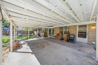 1075 Oak Ridge Dr photo 4