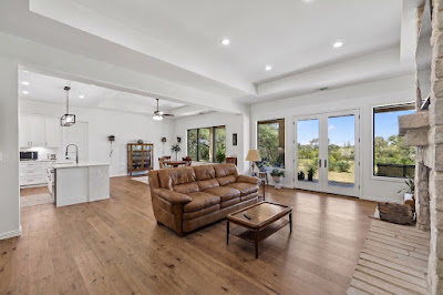 879 Latigo Blvd photo 9