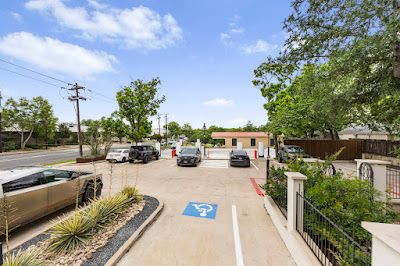 The Courtyard at Elk & Main photo 21